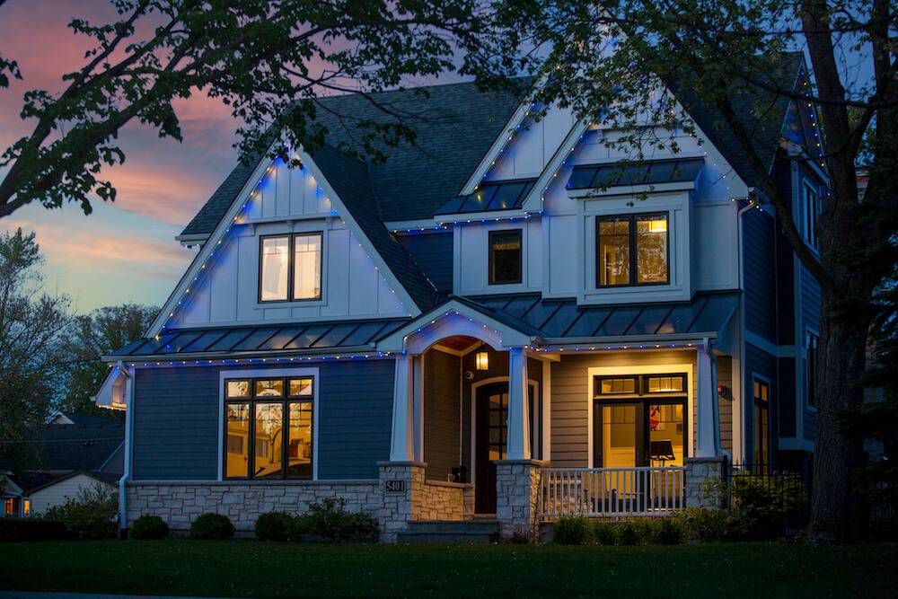 house that Trimlight Chicago put lights on