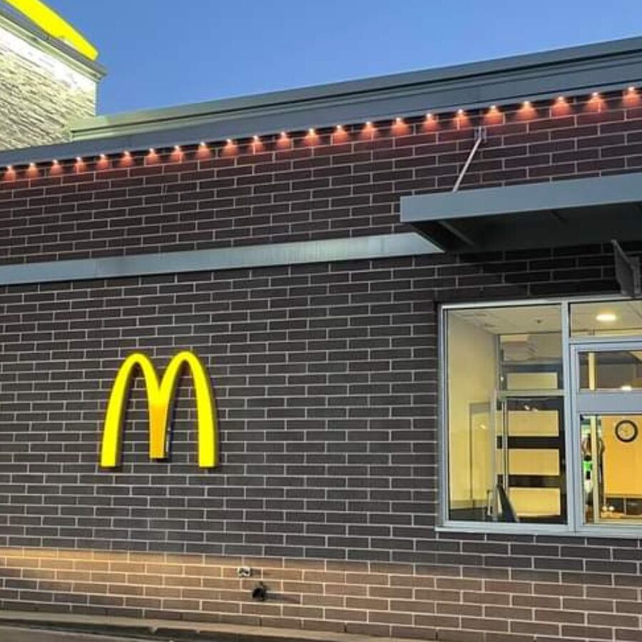 Trimlight Chicago put lights on commercial project